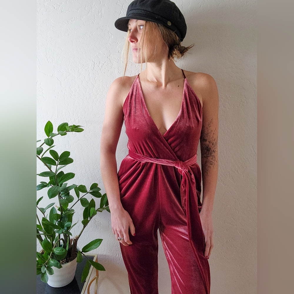 ✨️SOLD✨️The stinkin' cutest Express Velvet Jumpsuit